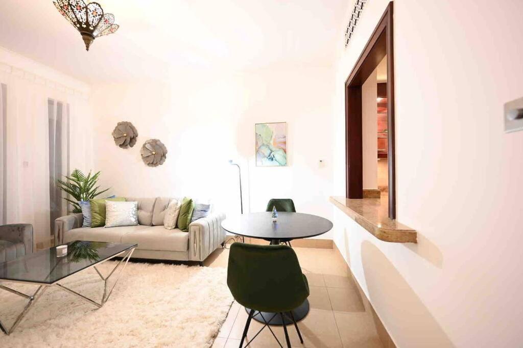 Brand New Furniture . Close To Dubai Mall. Extérieur photo