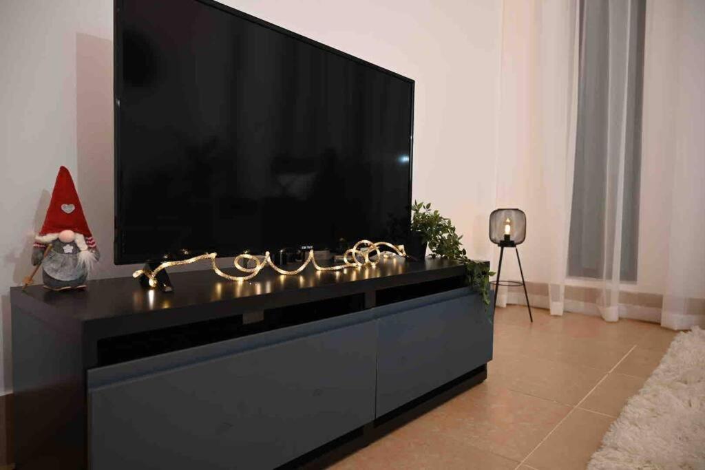 Brand New Furniture . Close To Dubai Mall. Extérieur photo