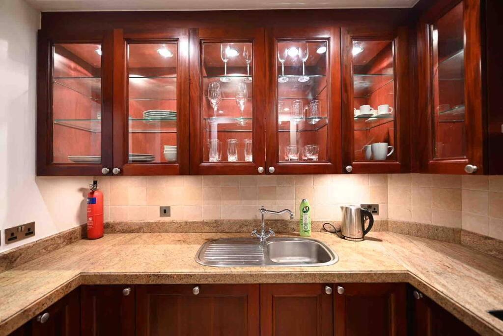 Brand New Furniture . Close To Dubai Mall. Extérieur photo