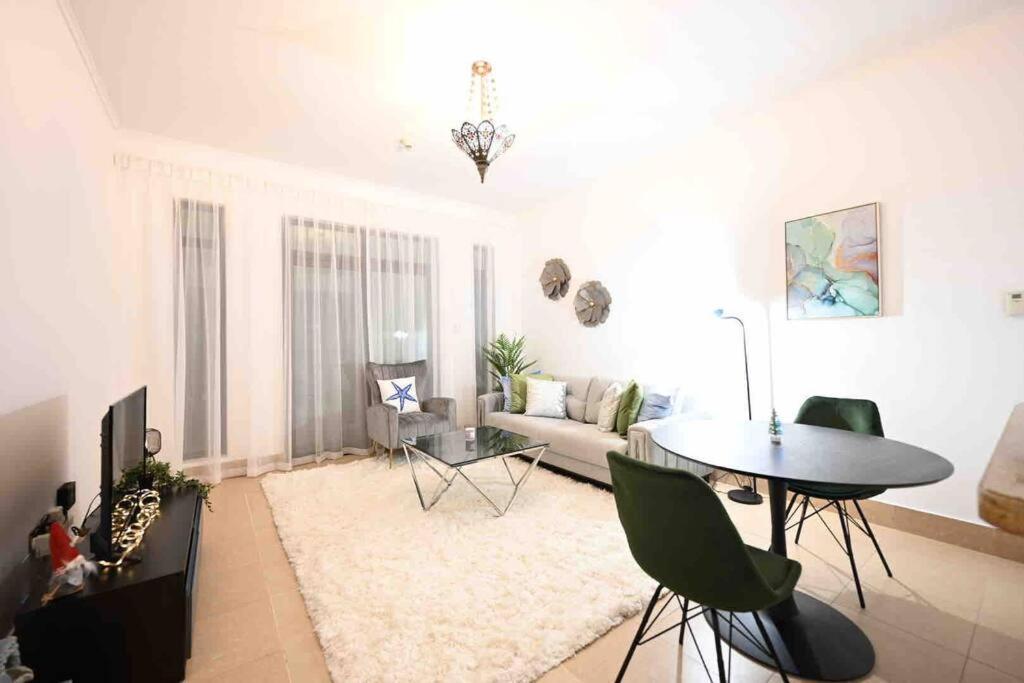 Brand New Furniture . Close To Dubai Mall. Extérieur photo