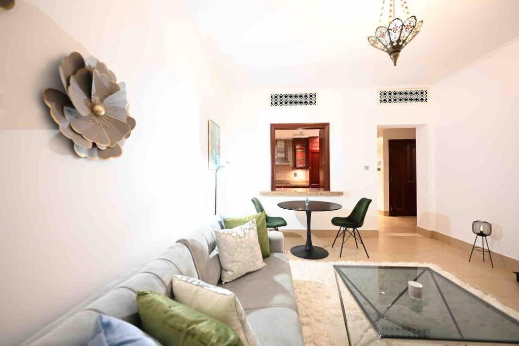 Brand New Furniture . Close To Dubai Mall. Extérieur photo