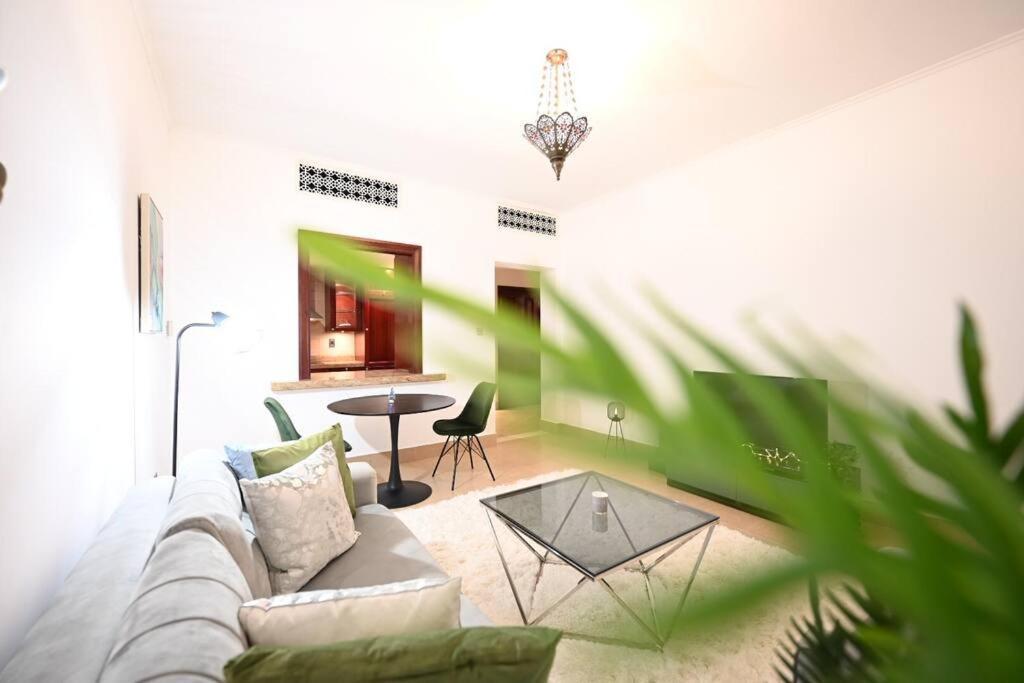 Brand New Furniture . Close To Dubai Mall. Extérieur photo