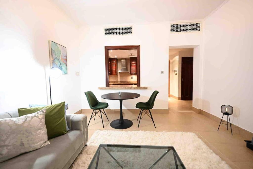Brand New Furniture . Close To Dubai Mall. Extérieur photo