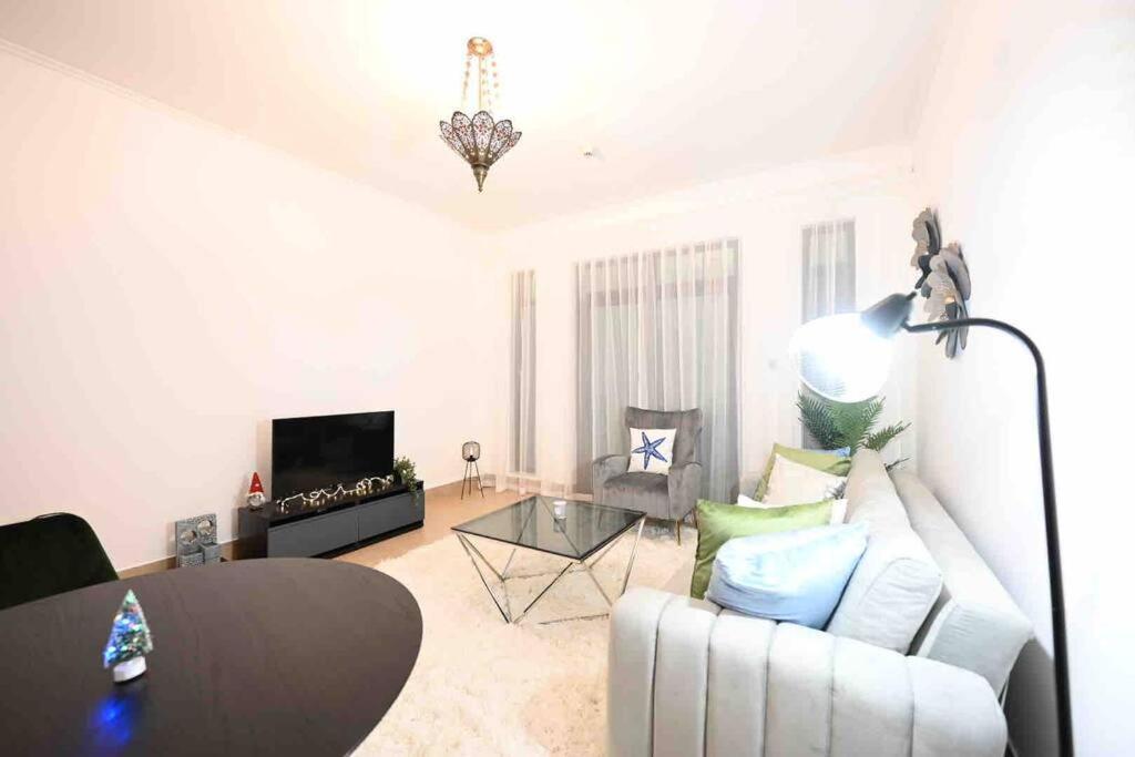 Brand New Furniture . Close To Dubai Mall. Extérieur photo
