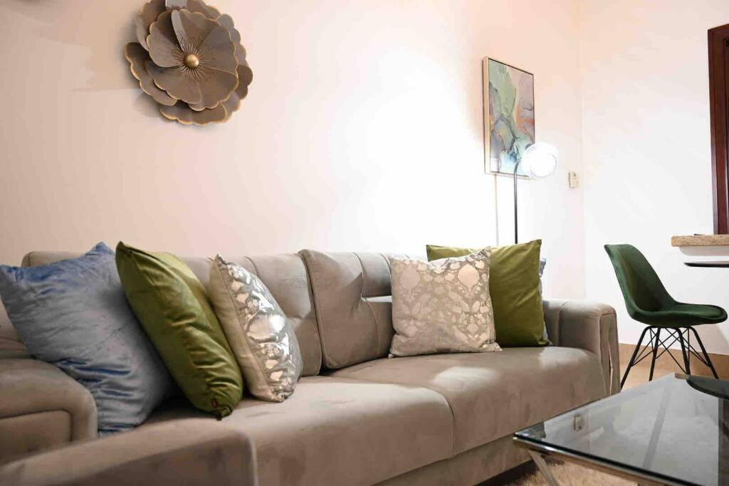 Brand New Furniture . Close To Dubai Mall. Extérieur photo