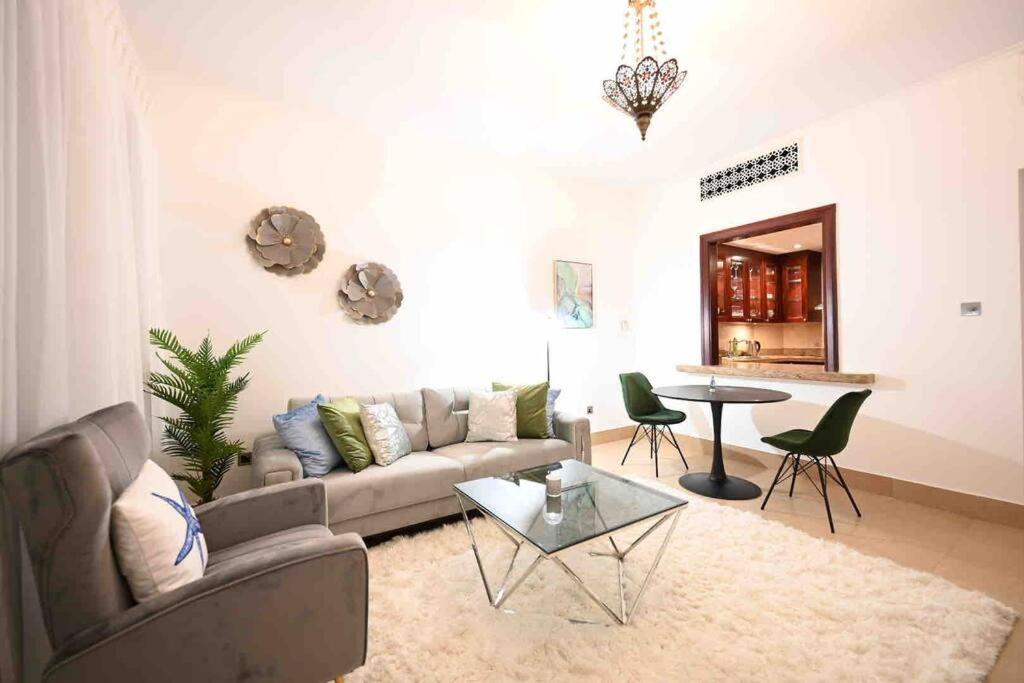 Brand New Furniture . Close To Dubai Mall. Extérieur photo
